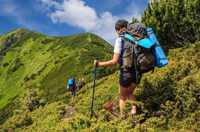 必一体育秋季登山注意事项之准备好装备