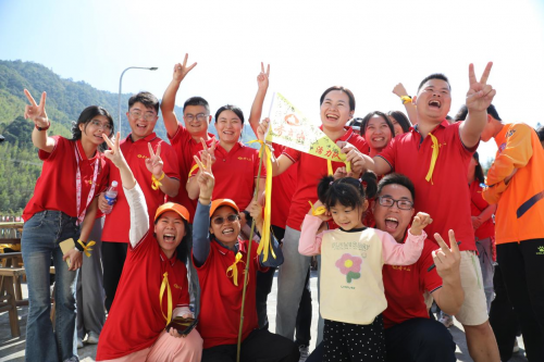 够野你就来——2024中国南酸枣之乡旅游文化音乐节齐云山登山节圆满收官必一体育官网(图14)