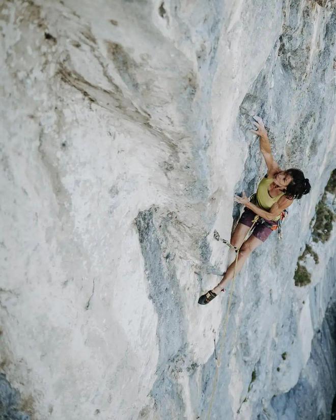 女性户外运动服装不再只是“男性缩小版”(图3) 女性户外运动服装不再只是“男性缩小版”(图3)