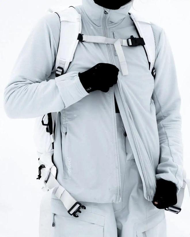 女性户外运动服装不再只是“男性缩小版”(图14) 女性户外运动服装不再只是“男性缩小版”(图14)