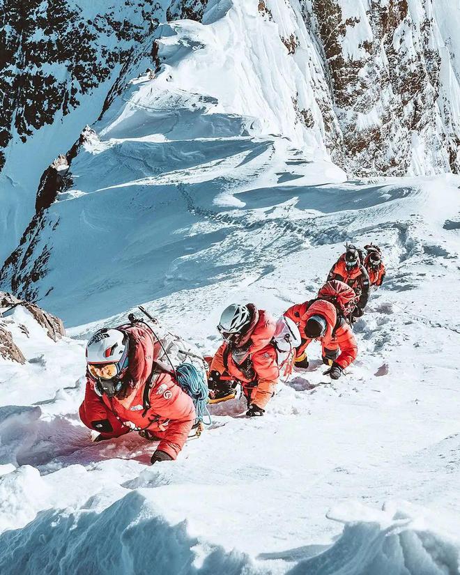女性户外运动服装不再只是“男性缩小版”(图17) 女性户外运动服装不再只是“男性缩小版”(图17)
