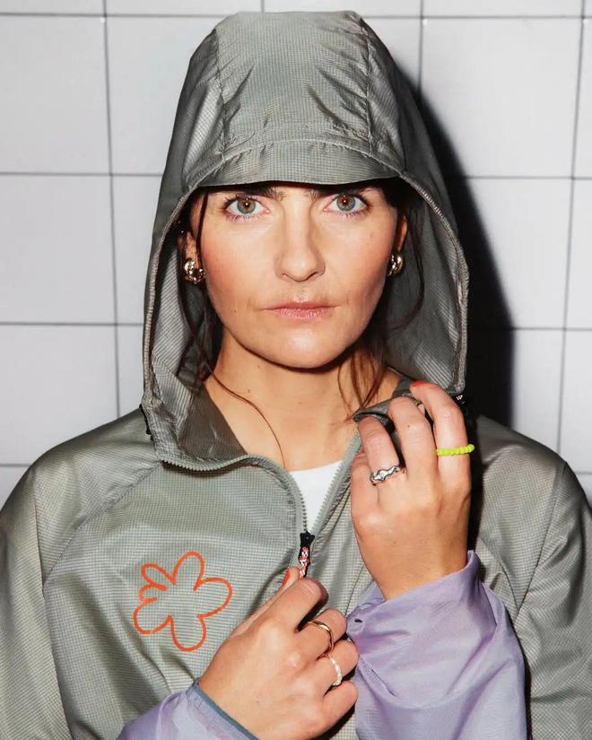 女性户外运动服装不再只是“男性缩小版”(图20) 女性户外运动服装不再只是“男性缩小版”(图20)