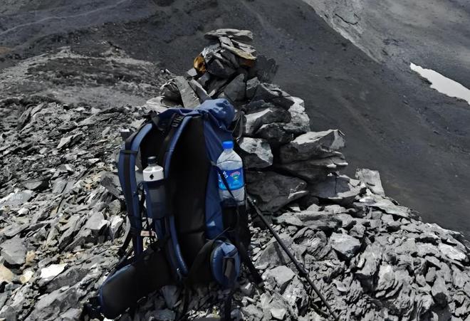 25岁男子在登山时冻死父母直言：不收尸就让她留在雪山吧(图3)