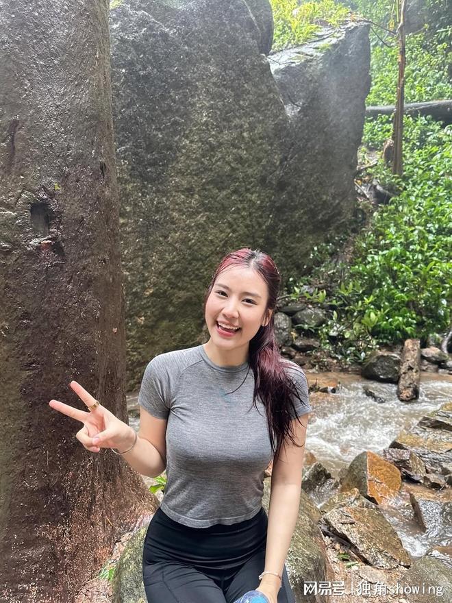 穿上短袖与健身裤登山时尚感爆棚！(图1)