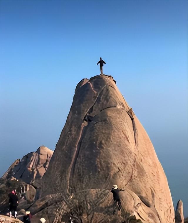 49岁男子崂山坠亡遇难全过程曝光遗体无人机运下山一语成谶(图1) 49岁男子崂山坠亡遇难全过程曝光遗体无人机运下山一语成谶(图1)