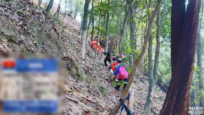 接连发生两起6人被困！冬日登山要注意(图1)