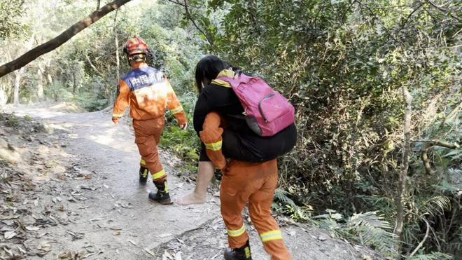 接连发生两起6人被困！冬日登山要注意(图2)